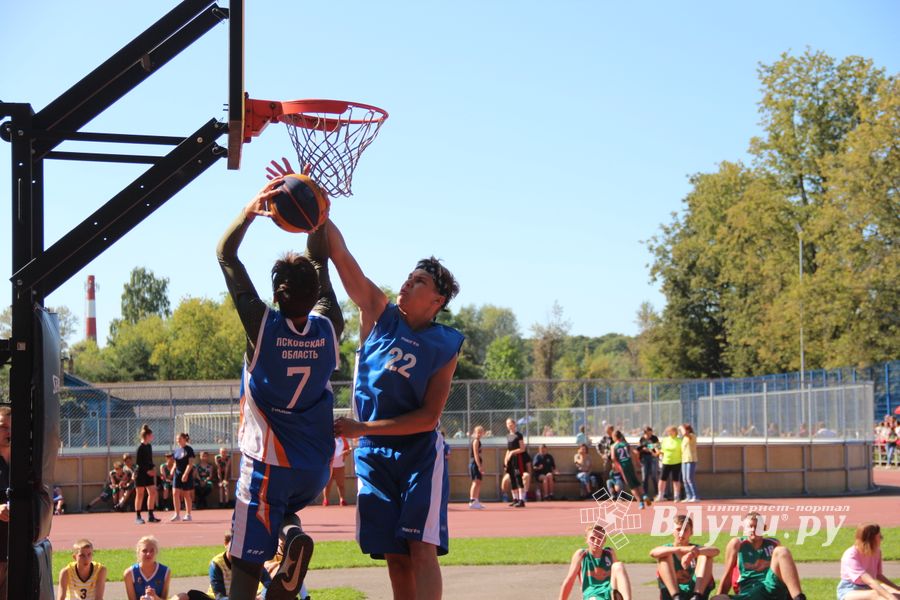 Большой спортивный праздник в Великих Луках (ФОТО)