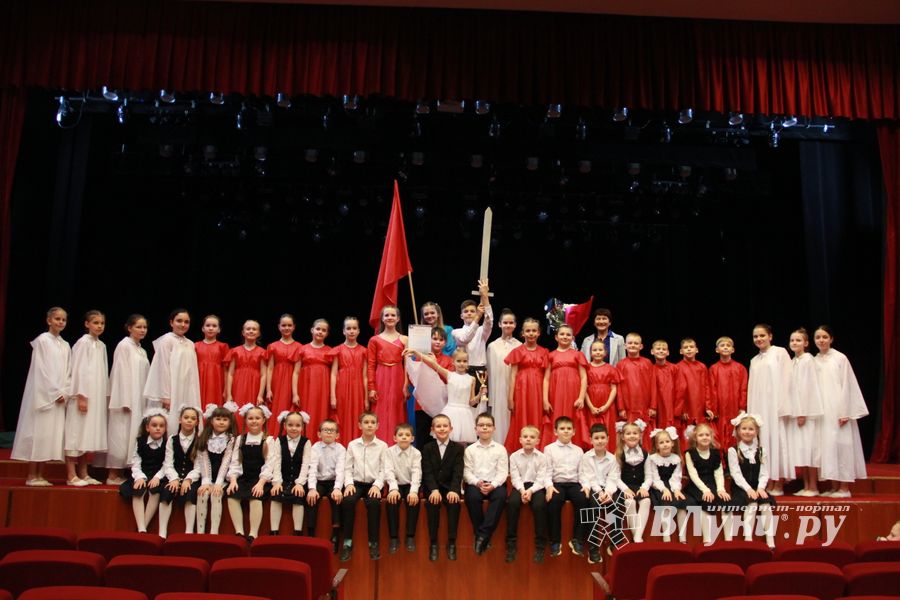 В ДК ЛК состоялся итоговый концерт фестиваля «Великолукская веснянка» (ФОТО)