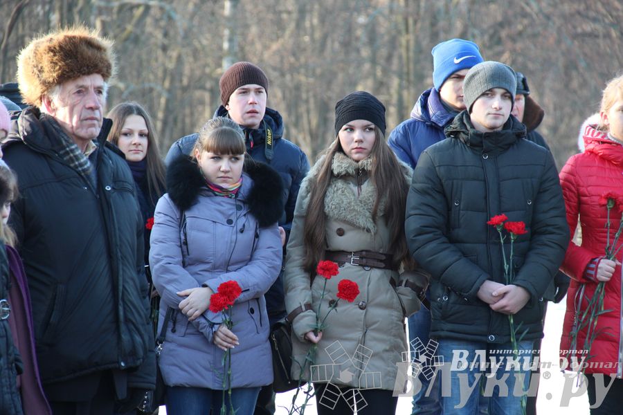 90-летие со дня рождения Александра Матросова. Митинг и возложение цветов к памятнику