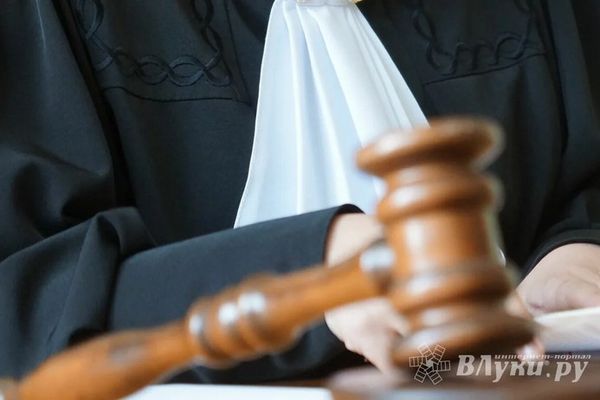 Суд признал мужчину утратившим право проживания и снял с регистрации