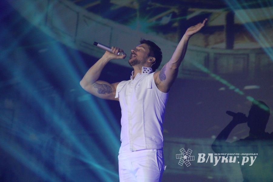 В Великих Луках состоялся концерт Сергея Лазарева