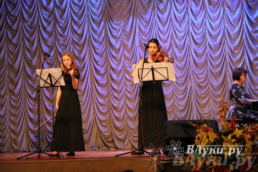 В детской музыкальной школе имени М.П. Мусоргского состоялся концерт «Праздник в 4 руки или парад дуэтов» (фото)