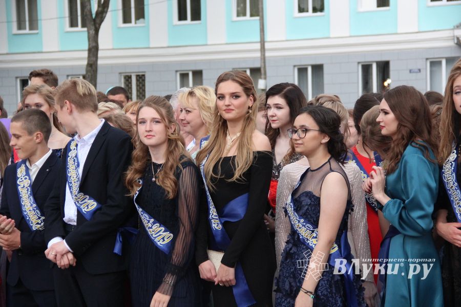 Великолукской «Бригантине» пришлось поплавать под дождём (ФОТО)