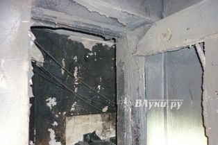 Пожар на улице Малышева в Великих Луках произошел из-за неосторожного курения (ФОТО)