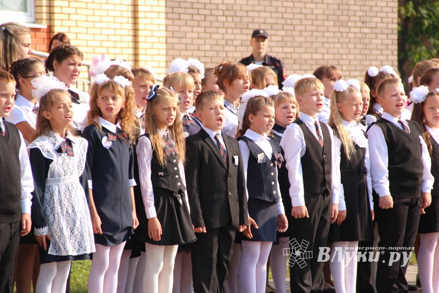 В Великих Луках открыли новый корпус школы №6 (ФОТО)