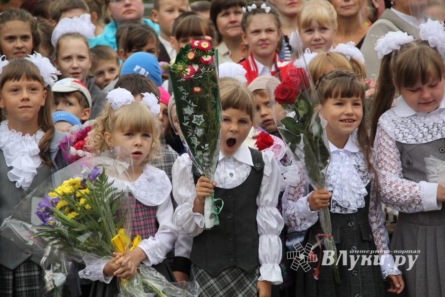 Школа №12 встретила День знаний (фото)