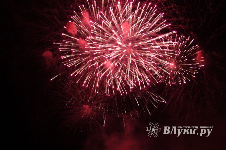 День города: концерт, аэростаты и салют (ФОТО)