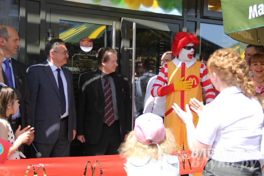 В Великих Луках открылся самый известный в мире общепит (фото)