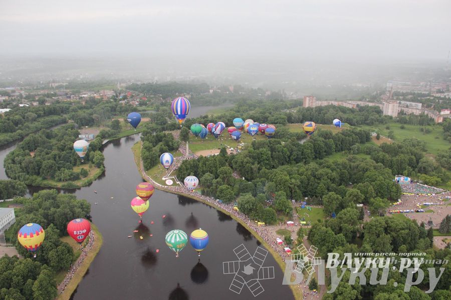 Открытие 18-й Международной встречи воздухоплавателей в Великих Луках