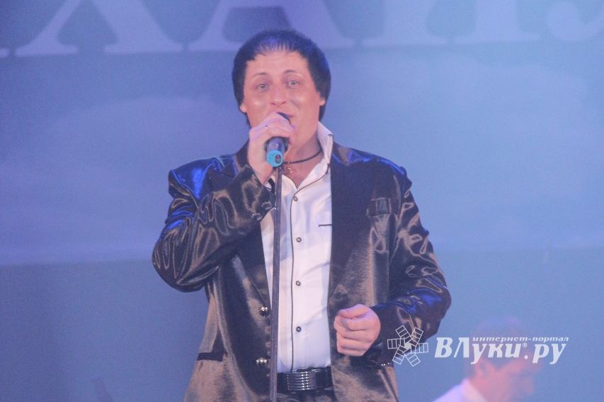 В ДК ЛК состоялся концерт Юрия Михайлова
