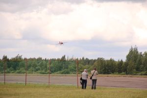 В Великих Луках проходит 7-й Фестиваль авиамодельного спорта (ФОТО)