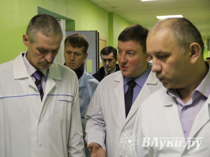 Андрей Турчак велел наладить работу томографа и улучшить вентиляцию в палатах Великолукской межрайонной больницы