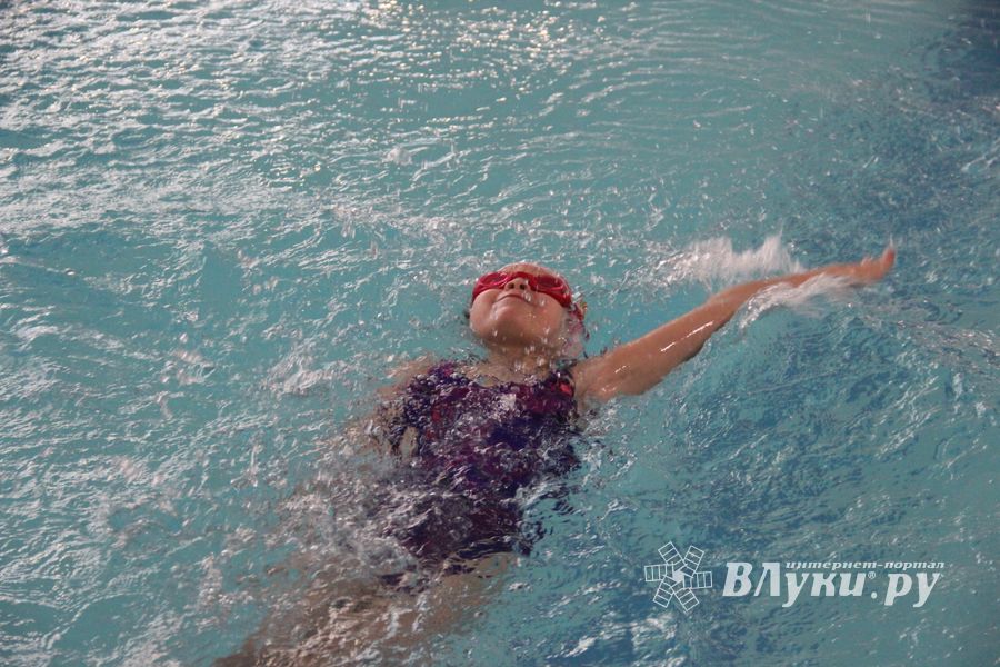 В Великих Луках прошло Первенство города по плаванию (ФОТО)