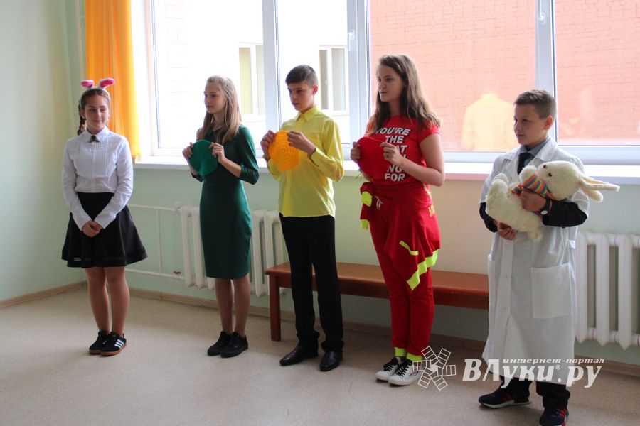 Первоклассников школы №13 посвятили в пешеходы (ФОТО)