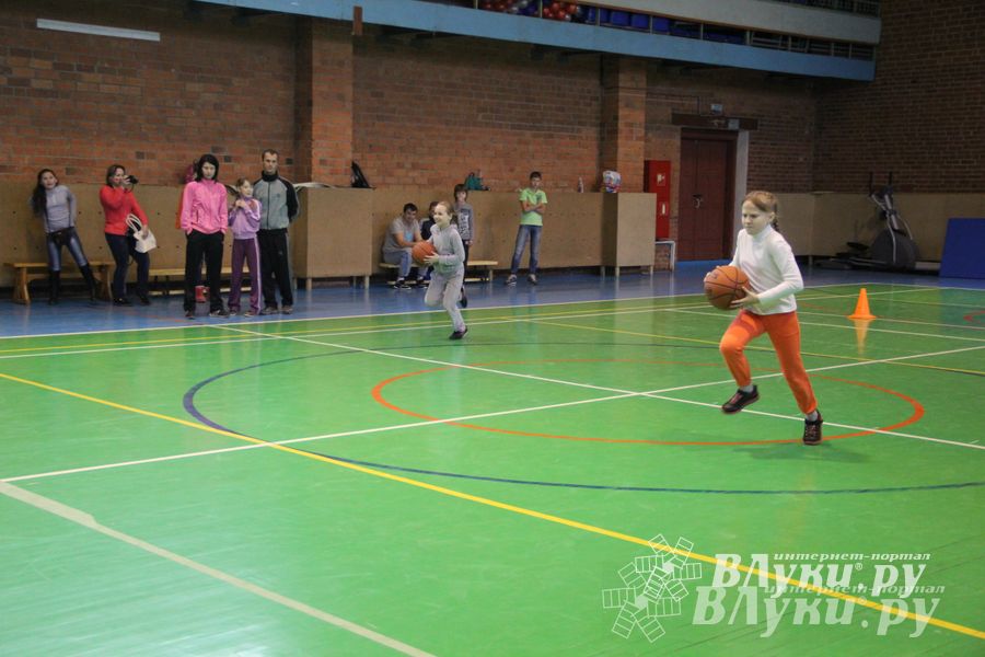 В Великих Луках определили самую спортивную семью (фото)