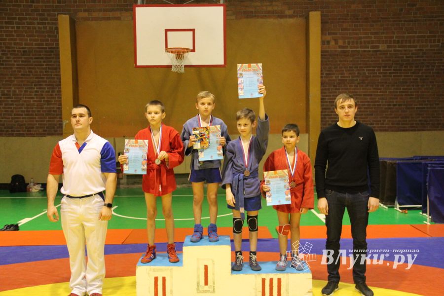 Великолукские самбисты завоевали 11 золотых наград (ФОТО)