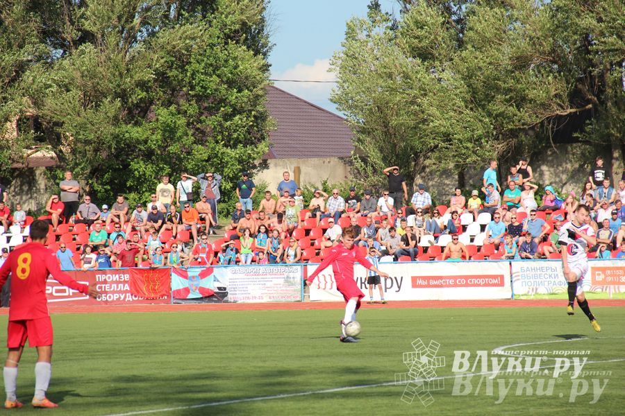  «Луки-Энергия» уступила в домашнем матче петербургской «Звезде» (фото)