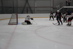 Два зоккейных матча прошли в Великих Луках в рамках Чемпионата города (ФОТО)