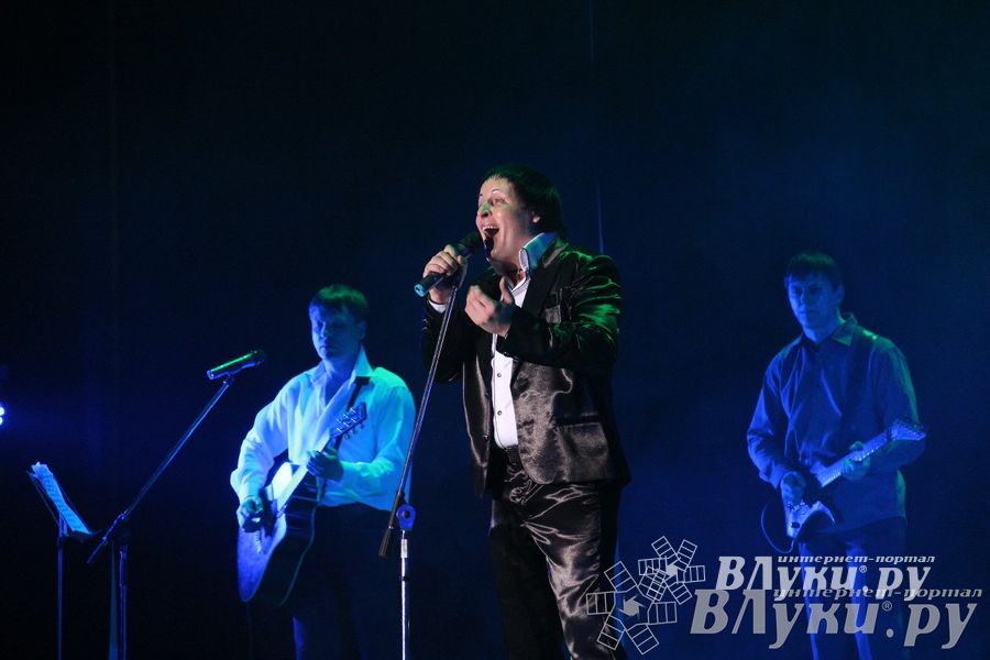 В ДК ЛК состоялся концерт Юрия Михайлова