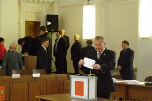 Выбор главы администрации Великих Лук