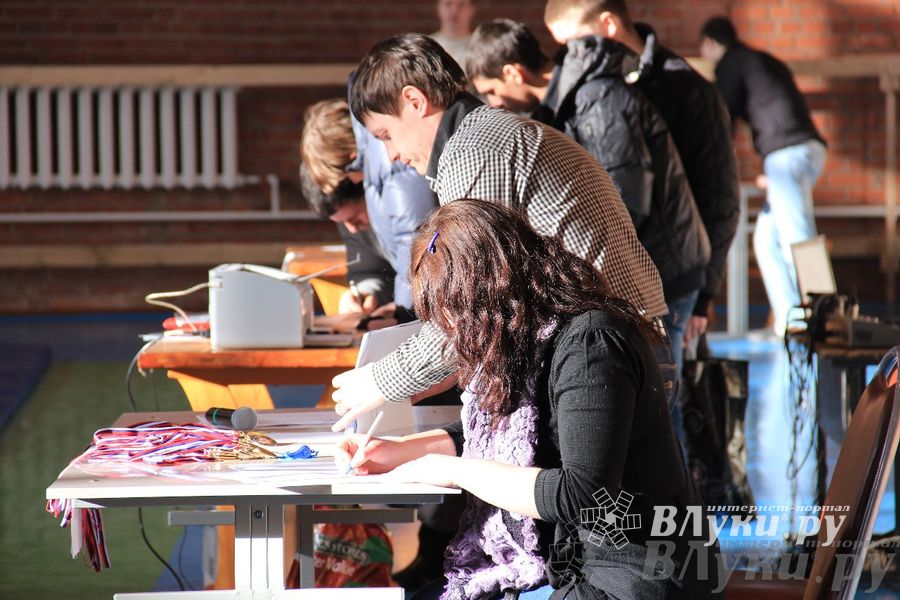 состоялось Открытое первенство города Великие Луки по борьбе самбо