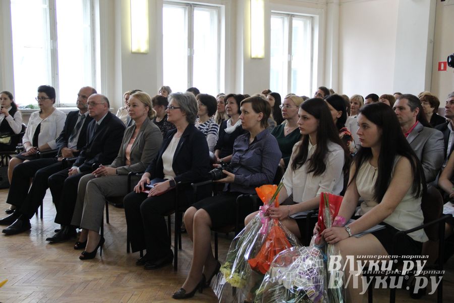 Великолукским школьникам вручили премию «Золотые паруса» (фото)