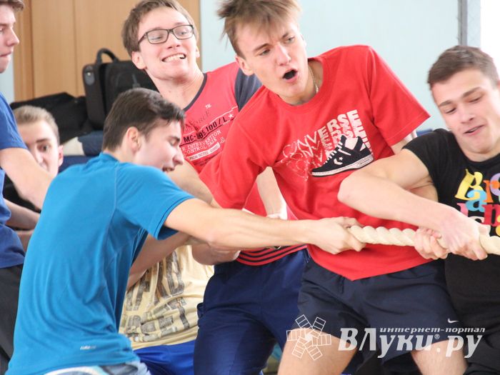 Конкурс «А ну-ка, парни!» прошёл в великолукской гимназии (фото)