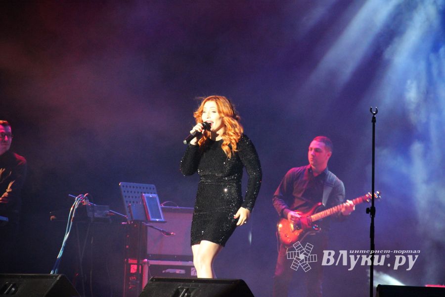 В Великих Луках прошел концерт Анастасии Спиридоновой (ФОТО)