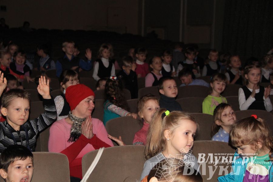 Состоялась премьера спектакля «Однажды в сказке...» (фото)