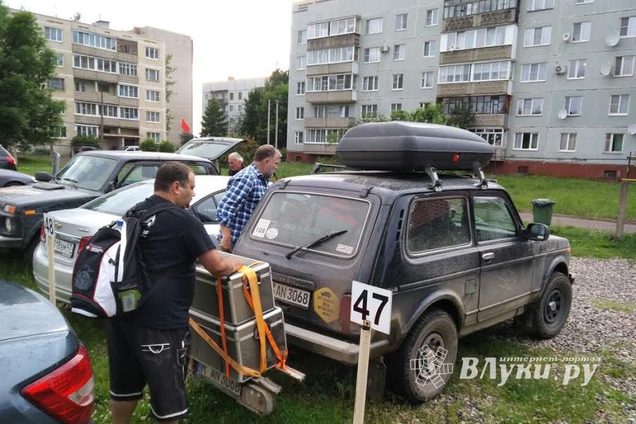  В Великие Луки приехали немцы на «Нивах»  (ФОТО)