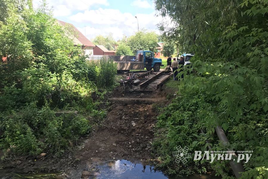 Собирались ремонтировать, но проще построить новый (ФОТО)