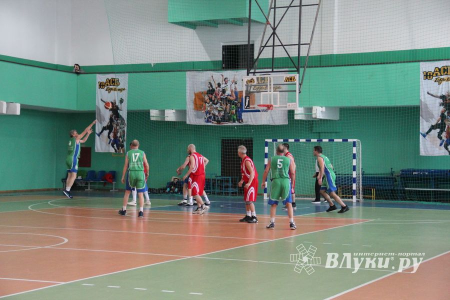 Великолучане стали победителями межрегионального турнира ветеранов баскетбола (ФОТО)