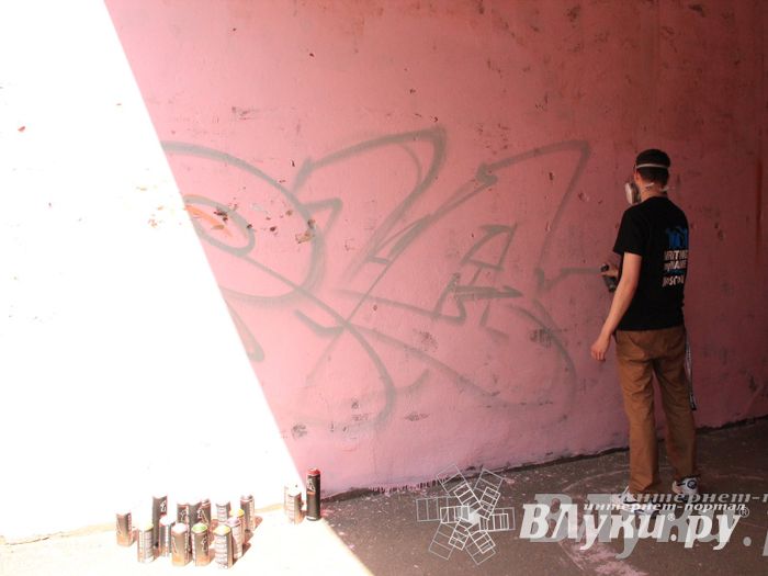 В Великих Луках прошел городской конкурс «Граффити — новый взгляд»