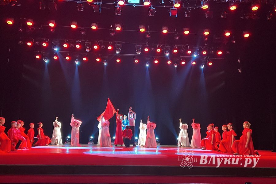 В ДК ЛК состоялся итоговый концерт фестиваля «Великолукская веснянка» (ФОТО)