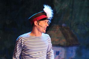 Кони стоят пьяные, хлопцы запряженные — в ГДК Ленина сыграли «Свадьбу в Малиновке» (ФОТО)