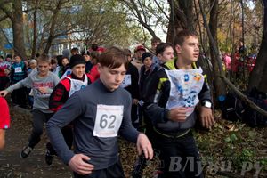 В Великих Луках прошел «Осенний кросс» 