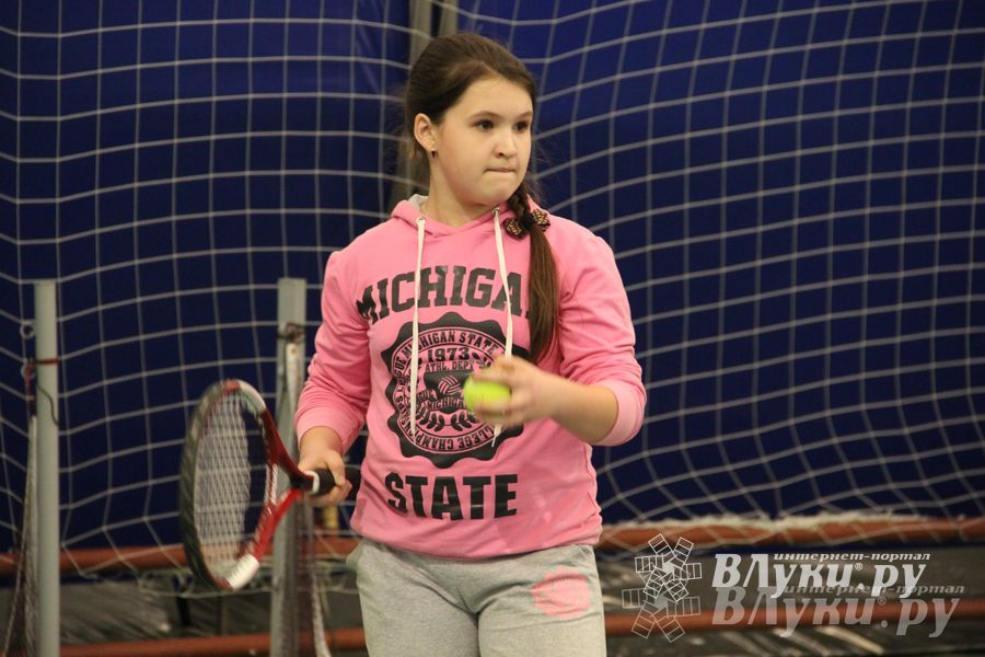 В СК «Ника» проходит открытый городской турнир по большому теннису (фото)
