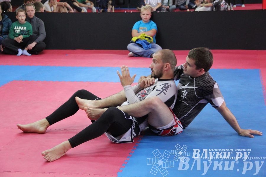 В ВПСК «ШТОРМ» прошел первый открытый ковер по грепплингу (фото)