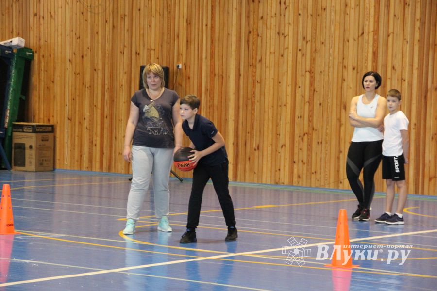Семейные соревнования «Папа, мама, я – спортивная семья» прошли в Великих Луках (ФОТО)