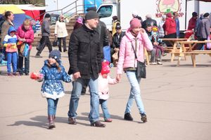 В Великих Луках проходит Весенняя ярмарка