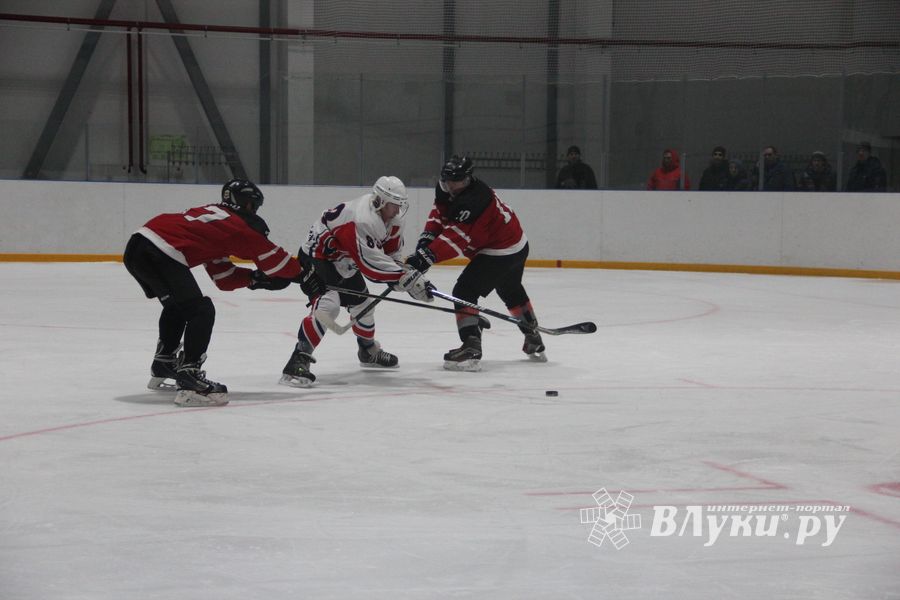 Уверенная победа «Экспресса» на ледовой арене (ФОТО)