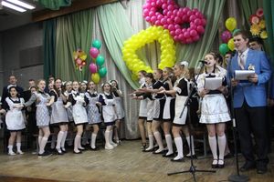 В Великих Луках прошли «Последние звонки» (ФОТО)