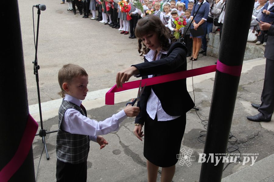 Школа №12 встретила День знаний (фото)