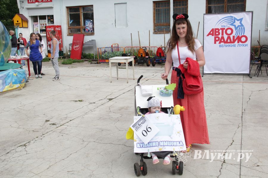 «Парад детских колясок» в День семьи, любви и верности (ФОТО)