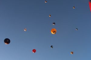 Сегодня вечером аэростаты плыли над городом (ФОТО)