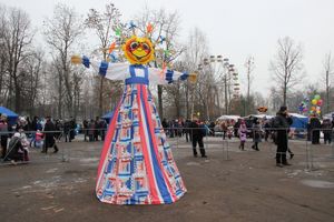 В Великих Луках состоялись проводы Широкой Масленицы — 2015