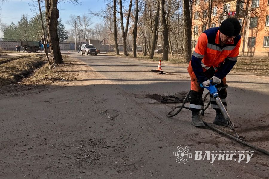 Ямочный ремонт на ул. Нелидовской (ФОТО)