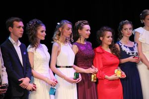 Великолуких выпускников наградили (ФОТО)