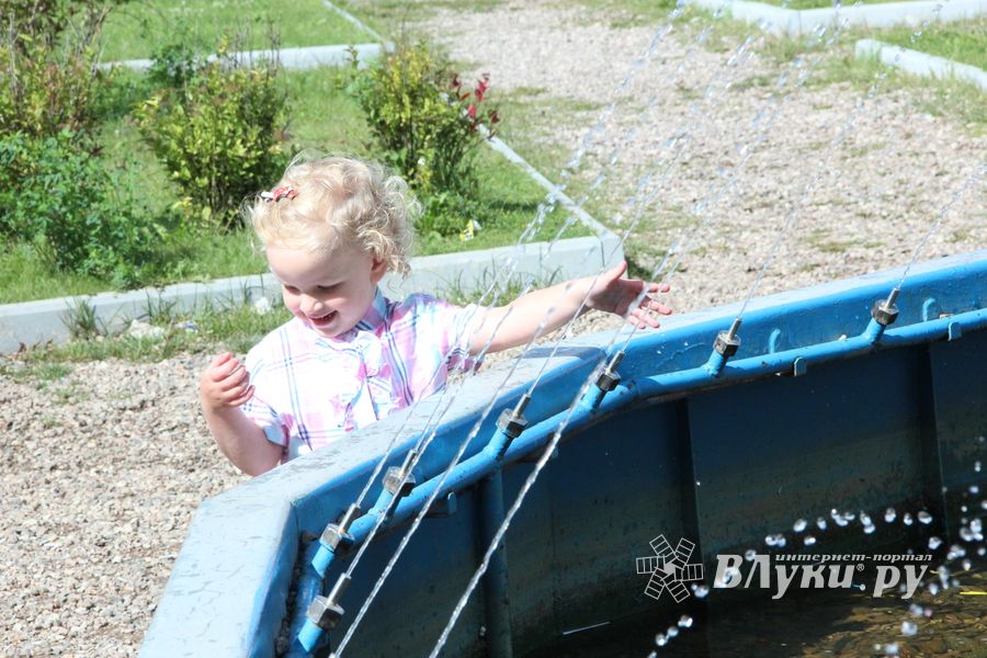 В сквере на Вокзальной обновилась детская площадка (ФОТО)
