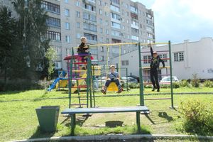 В сквере на Вокзальной обновилась детская площадка (ФОТО)